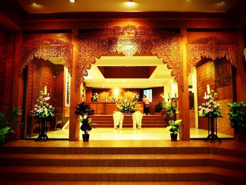 Bua Raya Hotel Чиангмай Екстериор снимка
