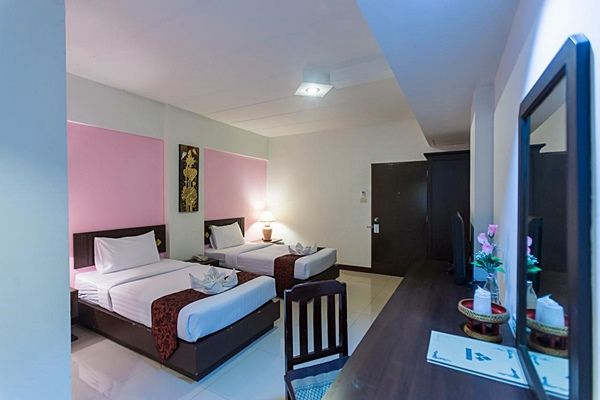 Bua Raya Hotel Чиангмай Екстериор снимка