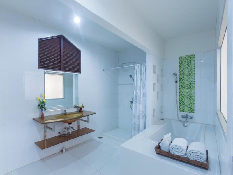 Bua Raya Hotel Чиангмай Екстериор снимка